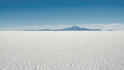 Salar de Uyuni - крупнейшая в мире соляная равнина