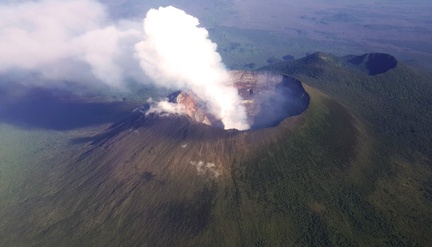 Mount Nyiragongo - активный вулкан
