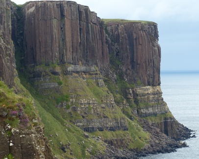 Скала Kilt Rock в Шотландии